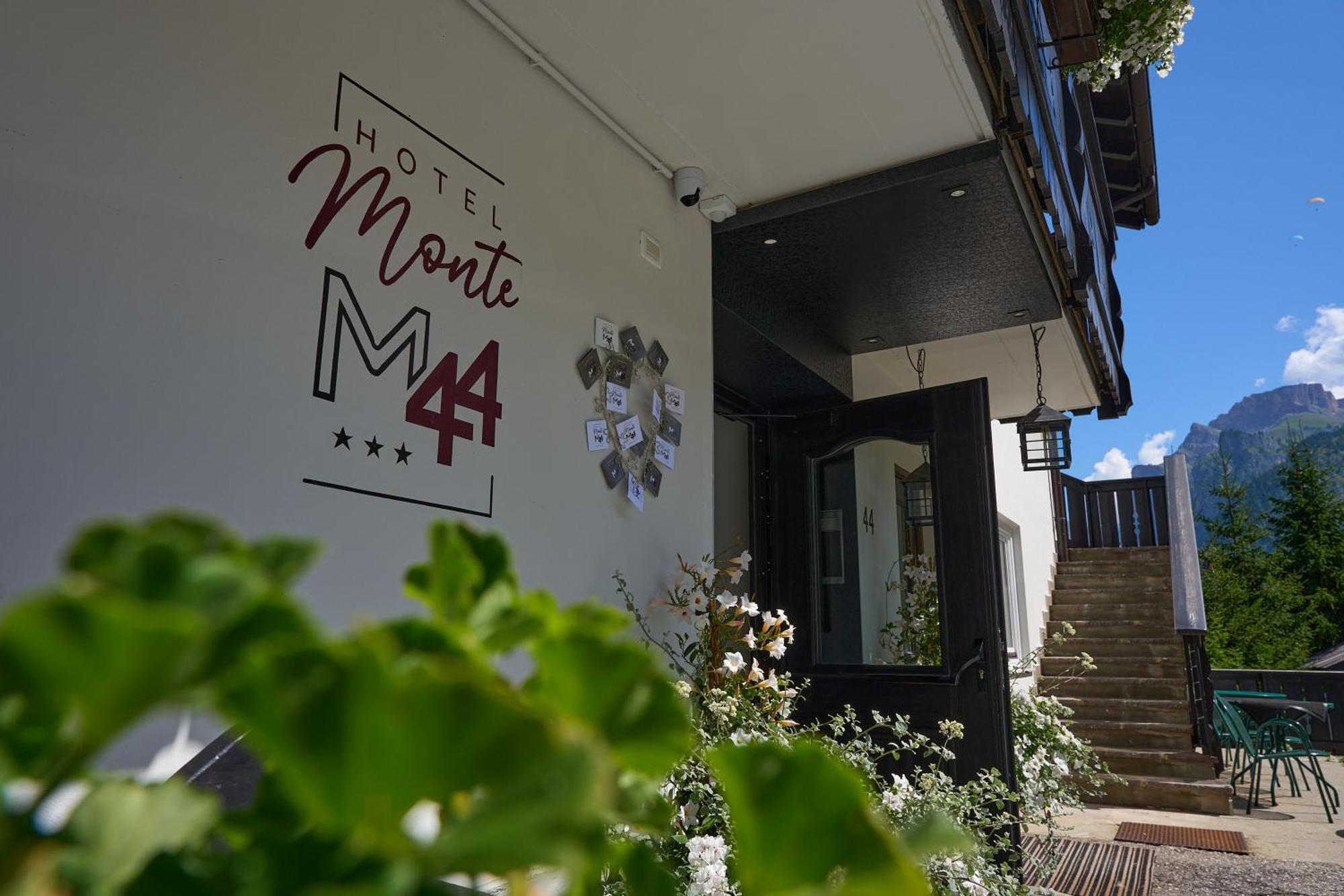 Hotel Monte44 Selva di Val Gardena Zewnętrze zdjęcie